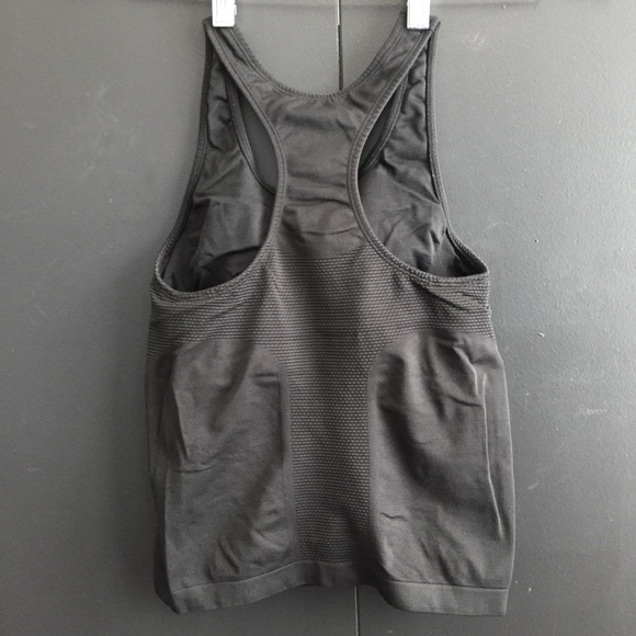 5 Champion Workout Tops - Picture 6 of 16